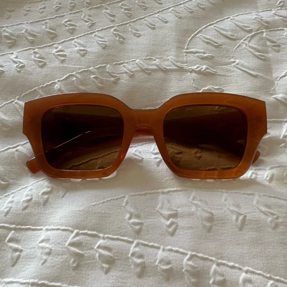 Princess Polly Dutton Sunnies in Brown - Picture 4 of 7